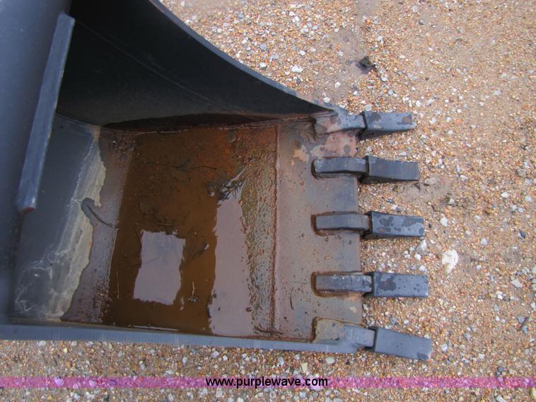 image for item 2462 24" C-P backhoe bucket with five teeth