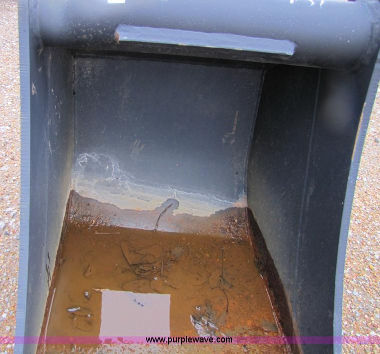 image for item 2462 24" C-P backhoe bucket with five teeth