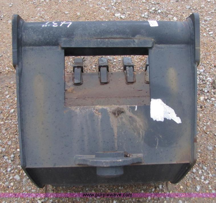 image for item 2463 24" C-P backhoe bucket with five teeth