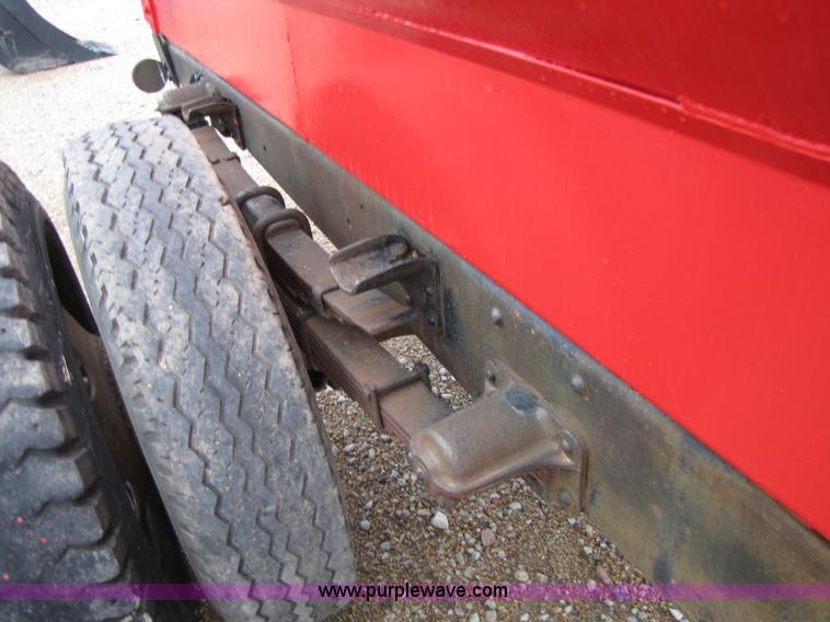 image for item 2464 1,000 gallon fuel tank on shop built trailer