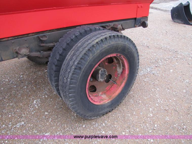 image for item 2464 1,000 gallon fuel tank on shop built trailer