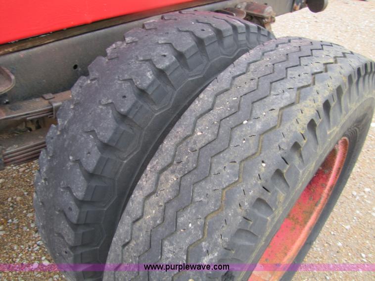 image for item 2464 1,000 gallon fuel tank on shop built trailer