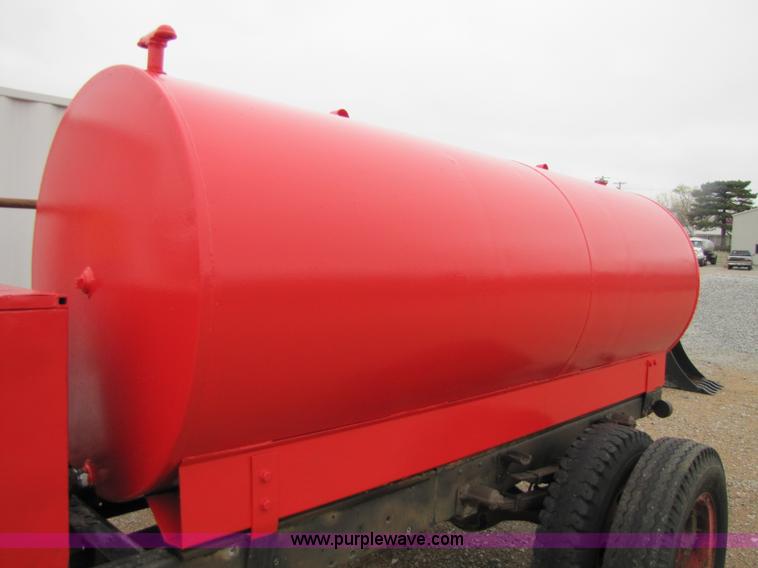 image for item 2464 1,000 gallon fuel tank on shop built trailer