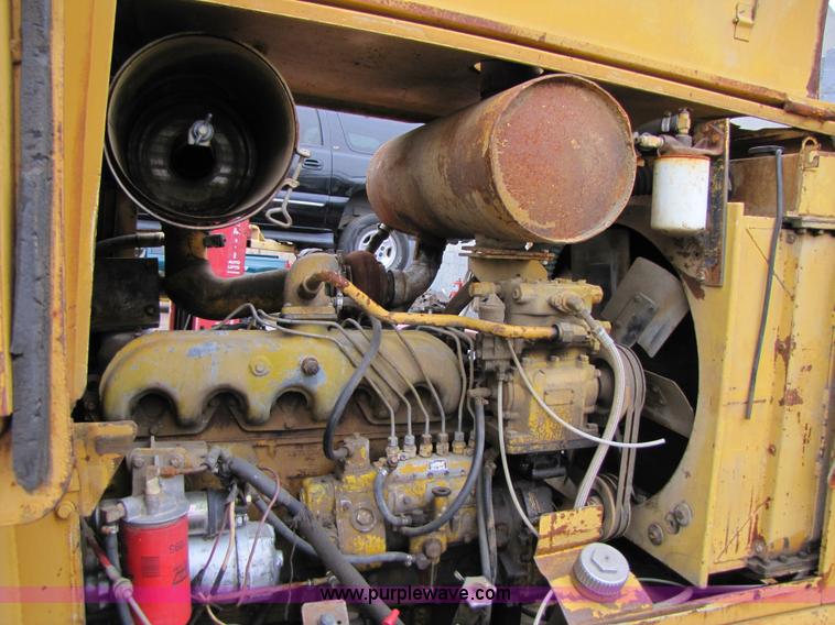 image for item 3464 1985 Fiat-Allis FR 12 wheel loader