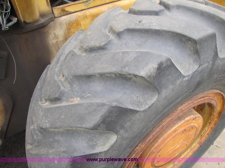 image for item 3464 1985 Fiat-Allis FR 12 wheel loader