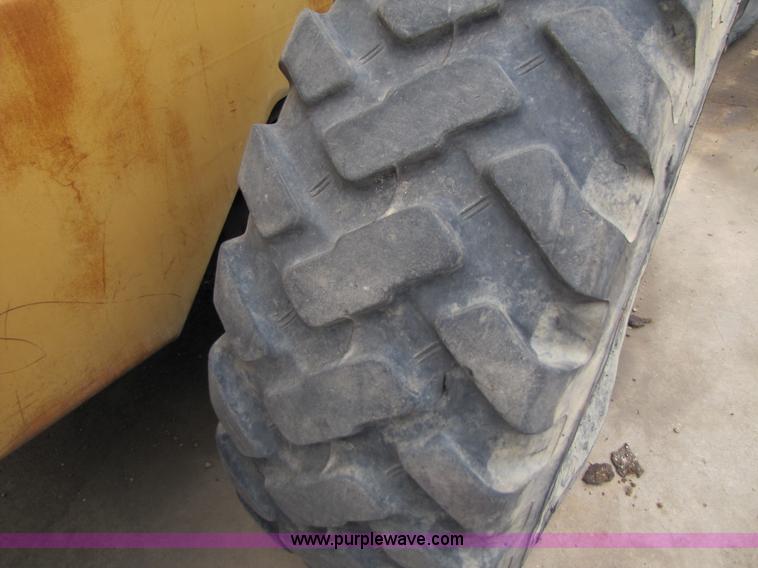 image for item 3464 1985 Fiat-Allis FR 12 wheel loader
