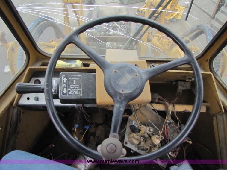 image for item 3464 1985 Fiat-Allis FR 12 wheel loader