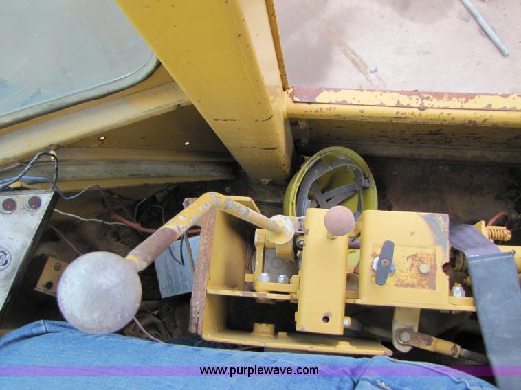 image for item 3464 1985 Fiat-Allis FR 12 wheel loader