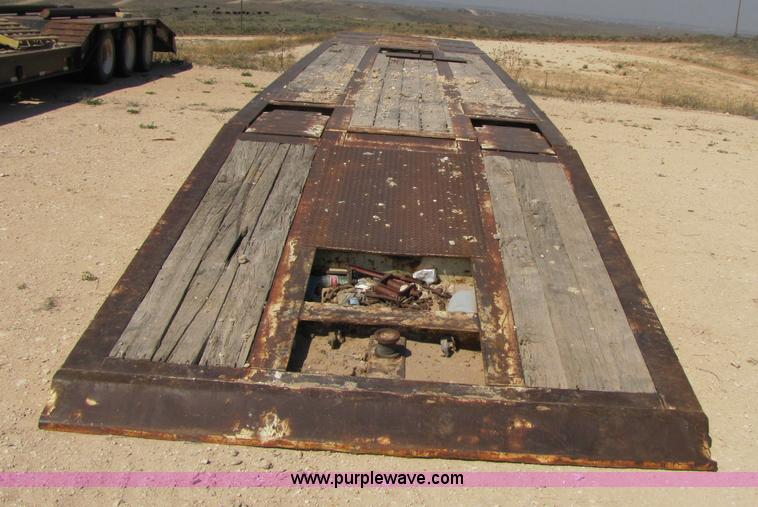 image for item 3476 1988 Trail King 50 ton folding trailer