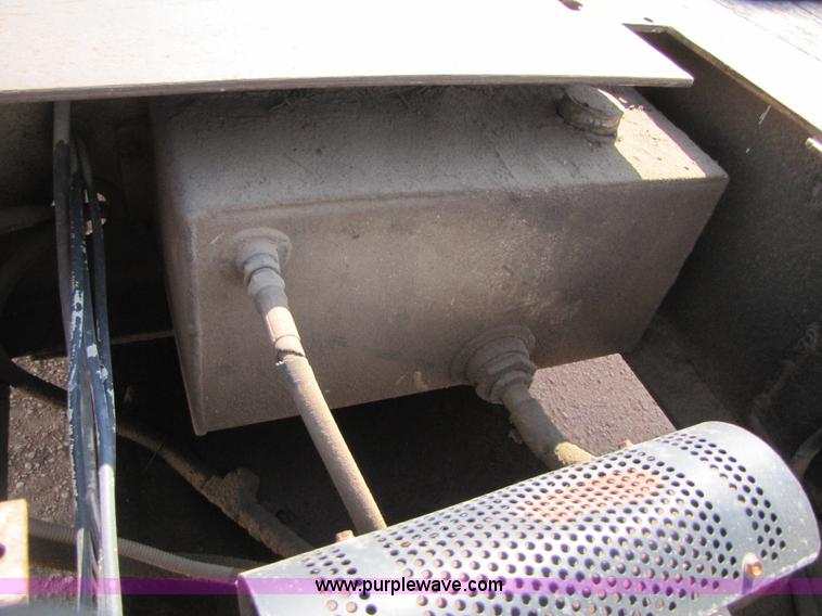 image for item 3476 1988 Trail King 50 ton folding trailer