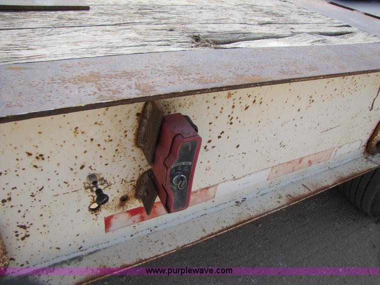 image for item 3476 1988 Trail King 50 ton folding trailer