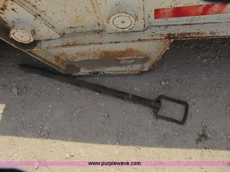 image for item 3476 1988 Trail King 50 ton folding trailer