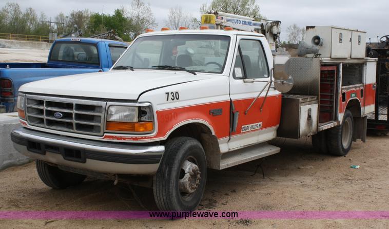 image for item 4822 1995 Ford F450 Super Duty service truck