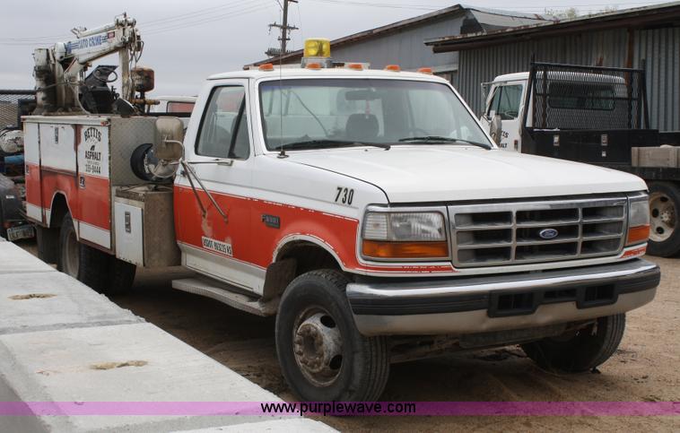 image for item 4822 1995 Ford F450 Super Duty service truck