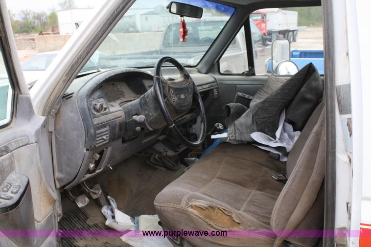 image for item 4822 1995 Ford F450 Super Duty service truck