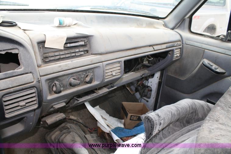 image for item 4822 1995 Ford F450 Super Duty service truck