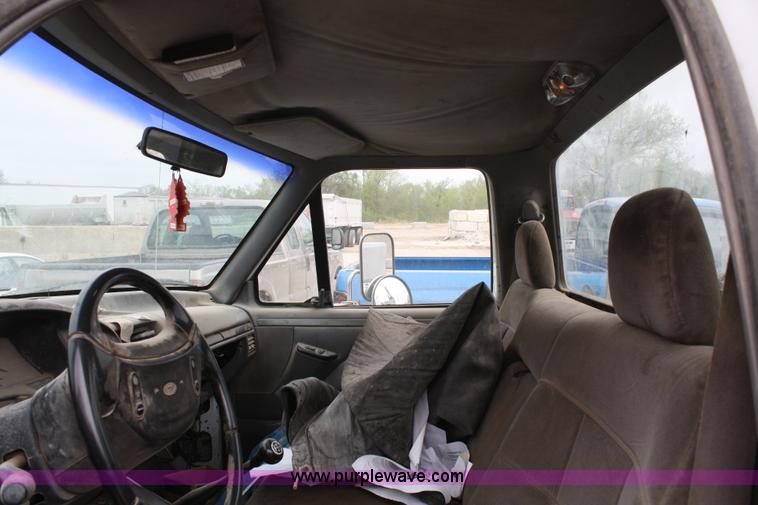 image for item 4822 1995 Ford F450 Super Duty service truck