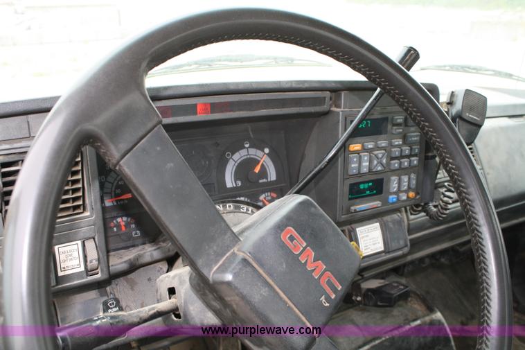 image for item 4823 1995 GMC Topkick Lo-profile flatbed truck