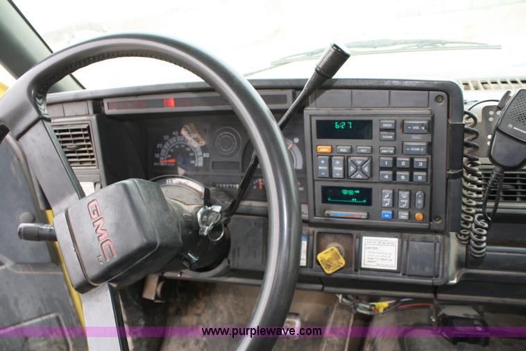 image for item 4823 1995 GMC Topkick Lo-profile flatbed truck