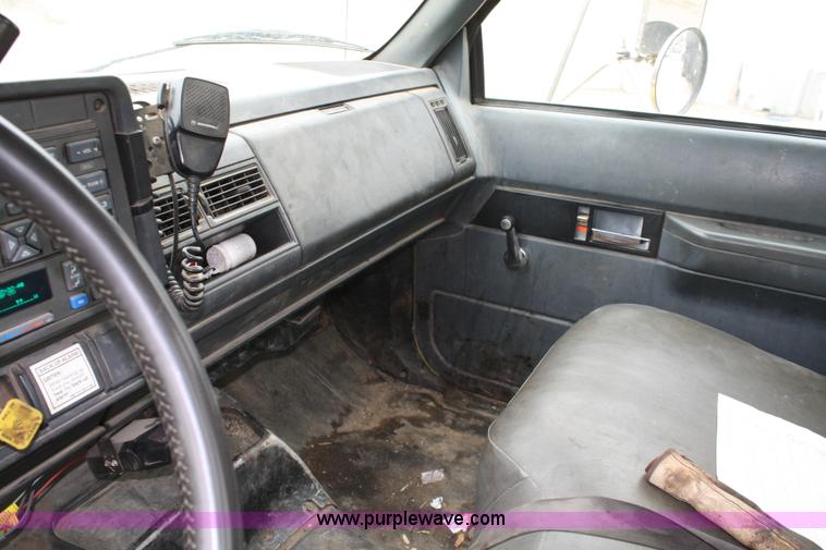 image for item 4823 1995 GMC Topkick Lo-profile flatbed truck