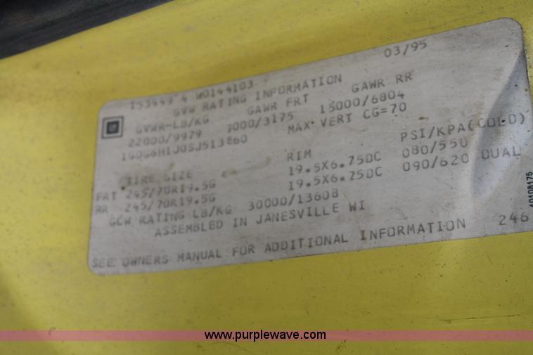 image for item 4823 1995 GMC Topkick Lo-profile flatbed truck