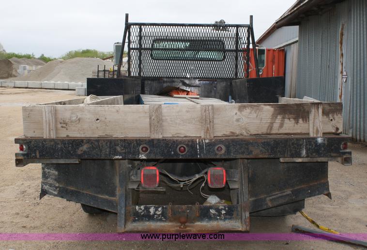 image for item 4824 1990 International 4600 flatbed truck