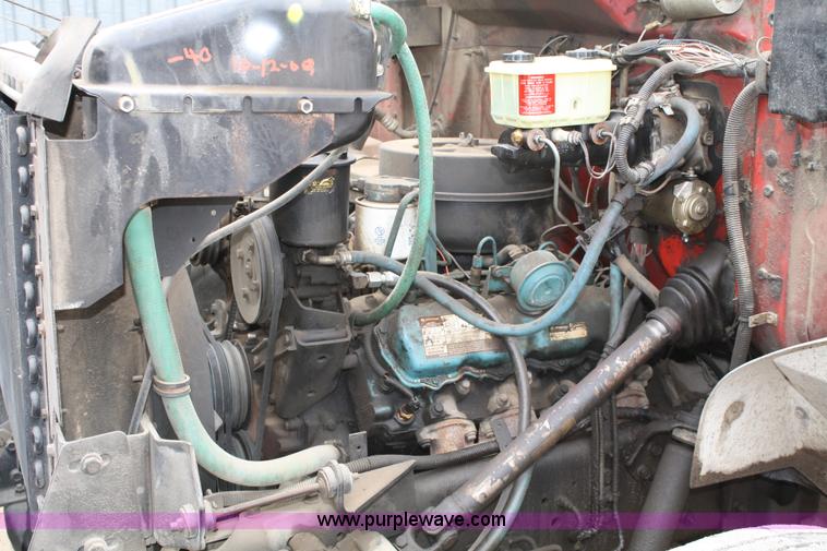 image for item 4824 1990 International 4600 flatbed truck