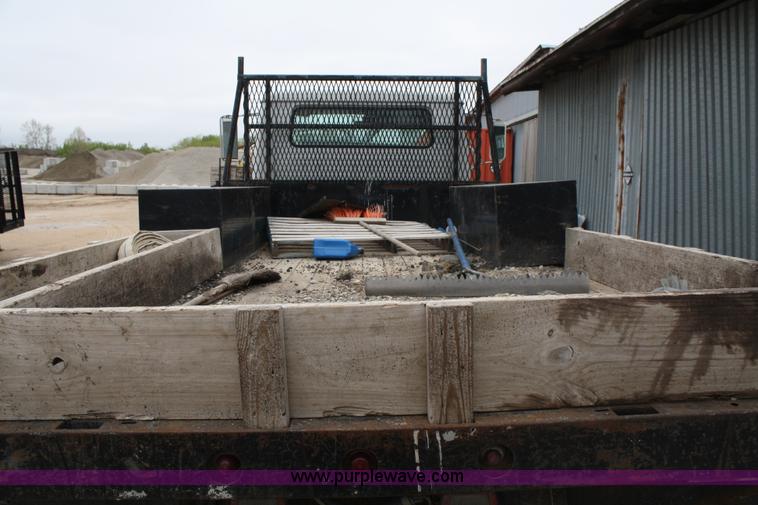 image for item 4824 1990 International 4600 flatbed truck