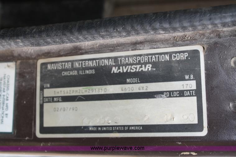 image for item 4824 1990 International 4600 flatbed truck