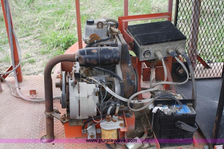 image for item 4828 Arrow board