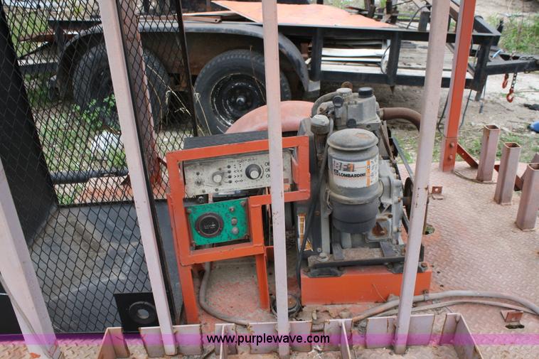 image for item 4828 Arrow board