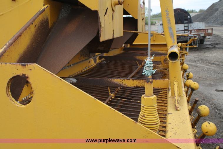 image for item 4831 Etnyre chip spreader