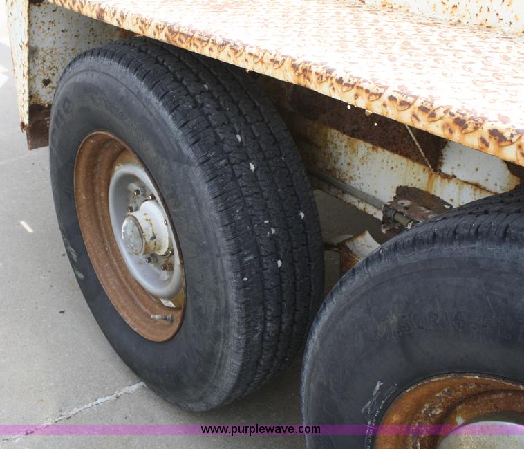image for item 4843 1991 Kiefer pole trailer