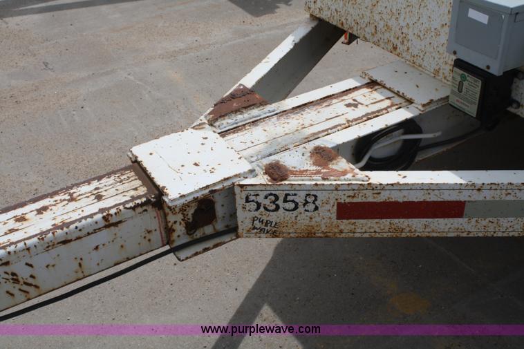 image for item 4843 1991 Kiefer pole trailer