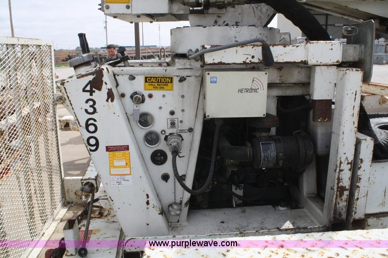 image for item 4844 1999 Sd Pitman mobile drill derrick with trailer