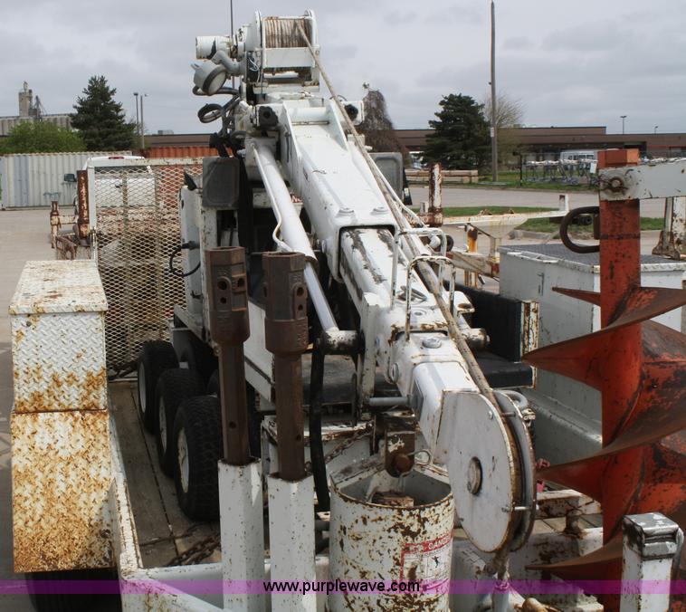 image for item 4844 1999 Sd Pitman mobile drill derrick with trailer