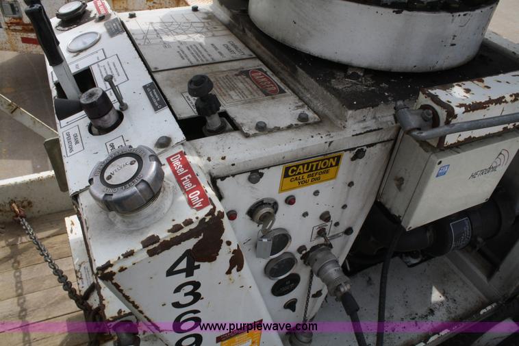 image for item 4844 1999 Sd Pitman mobile drill derrick with trailer