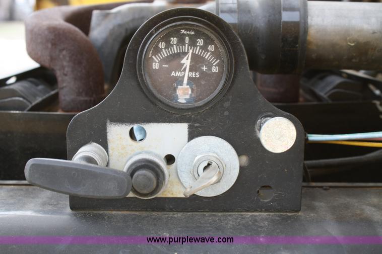 image for item 4860 Giraffe 710-40SR man lift