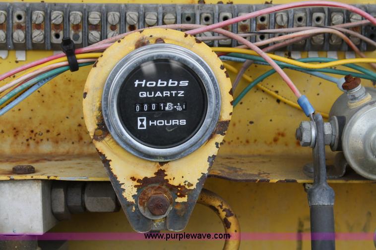 image for item 4860 Giraffe 710-40SR man lift