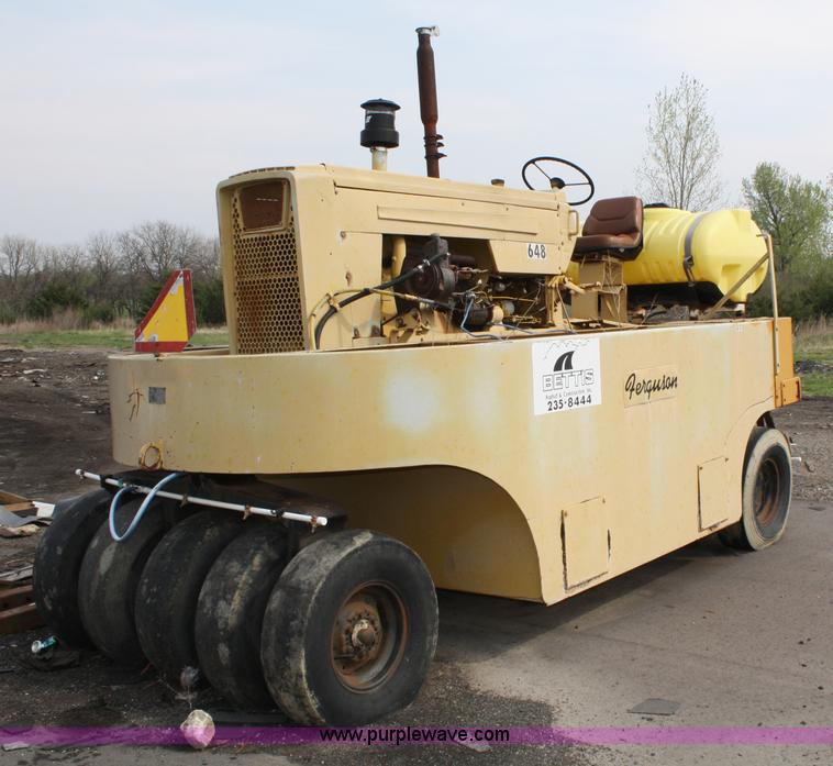 image for item 4862 Ferguson SP-12-S rubber tire roller