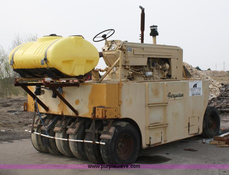 image for item 4862 Ferguson SP-12-S rubber tire roller