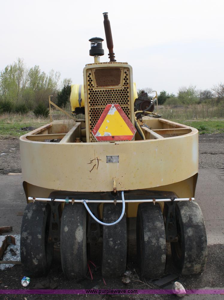 image for item 4862 Ferguson SP-12-S rubber tire roller