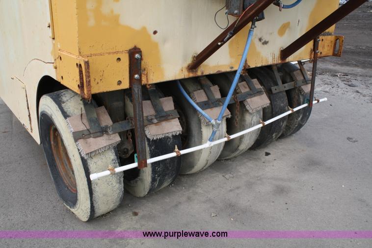 image for item 4862 Ferguson SP-12-S rubber tire roller