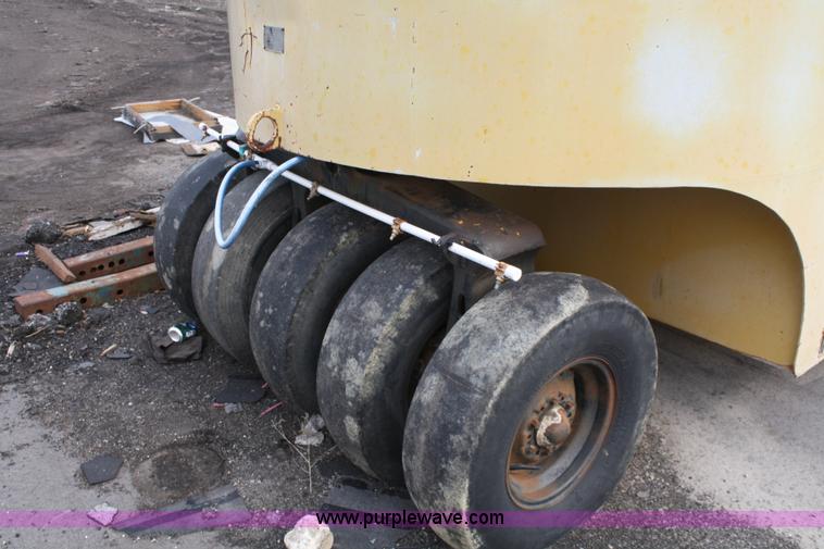 image for item 4862 Ferguson SP-12-S rubber tire roller