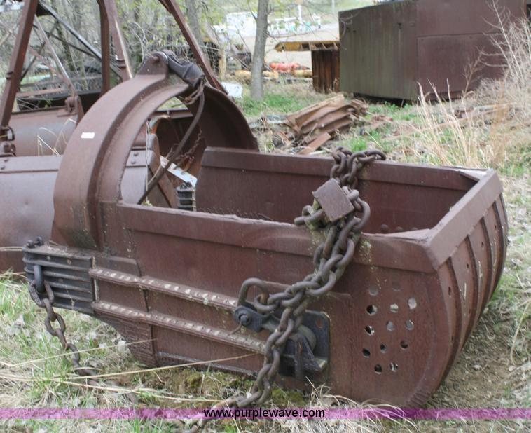 image for item 4871 Drag line bucket