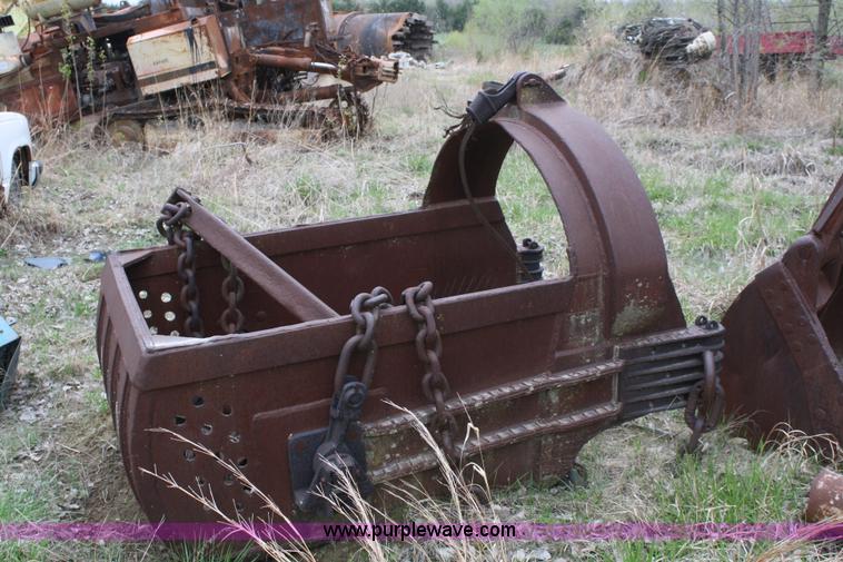 image for item 4871 Drag line bucket