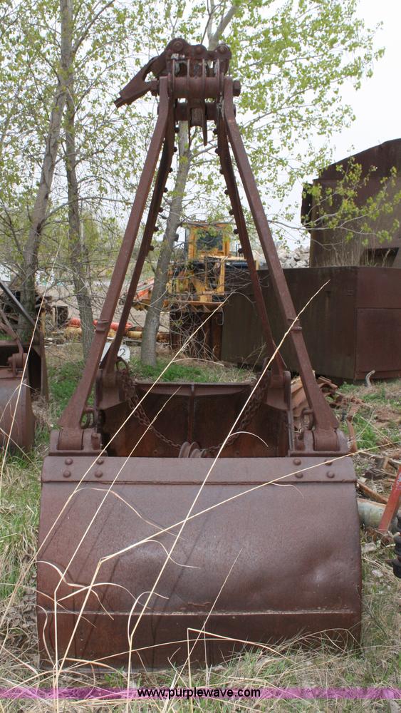 image for item 4872 OWEN clamshell bucket