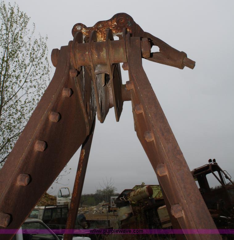 image for item 4872 OWEN clamshell bucket