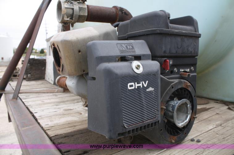 image for item 4878 1990 Ford F800 water truck