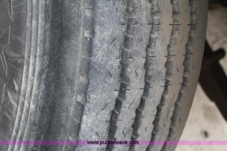 image for item 4878 1990 Ford F800 water truck